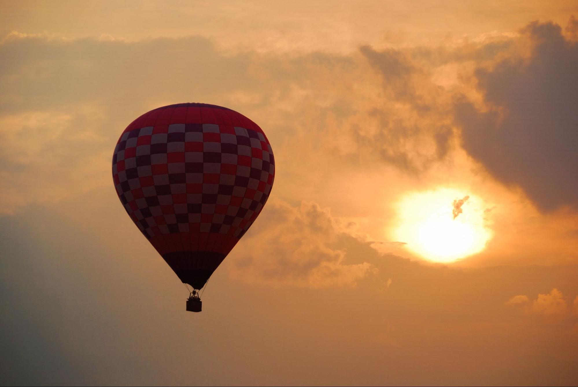 Hot air balloon at sunset, unique wedding gift idea