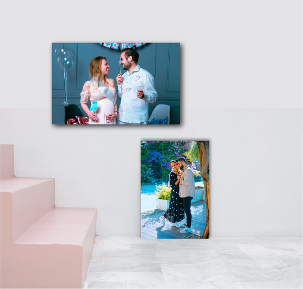 ersonalized canvas print featuring a vibrant wedding photo, acting as a focal point in a contemporary Dubai apartment living space